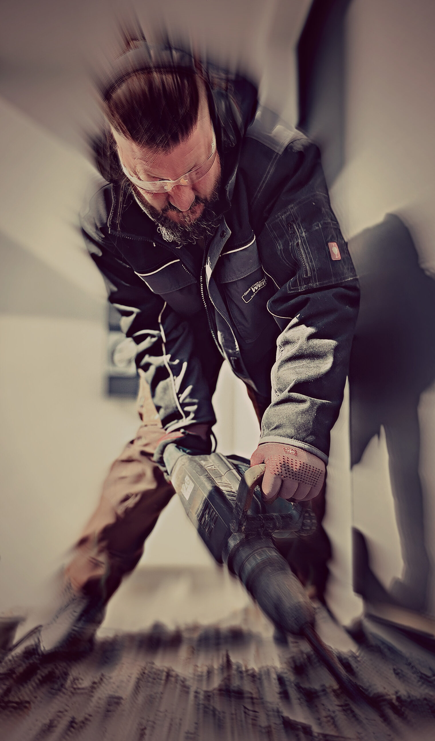 Real Life Rockstar. Die Baustelle ist die Bühne von Steinmetzgeselle Klaus Riedle von Steinmetz Weiher aus Schwabmünchen. #ganzmeinding Real Life Rockstar. Die Baustelle ist die Bühne von Steinmetzgeselle Klaus Riedle von Steinmetz Weiher aus Schwabmünchen. #ganzmeinding