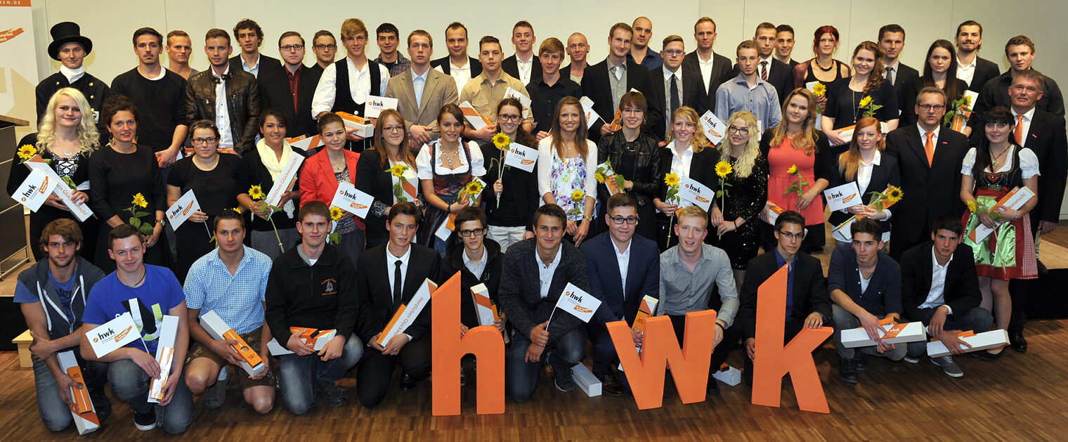 Die 59 schwäbischen Kammersieger des Leistungswettbewerbs des Deutschen Handwerks 2015 Die 59 schwäbischen Kammersieger des Leistungswettbewerbs des Deutschen Handwerks 2015