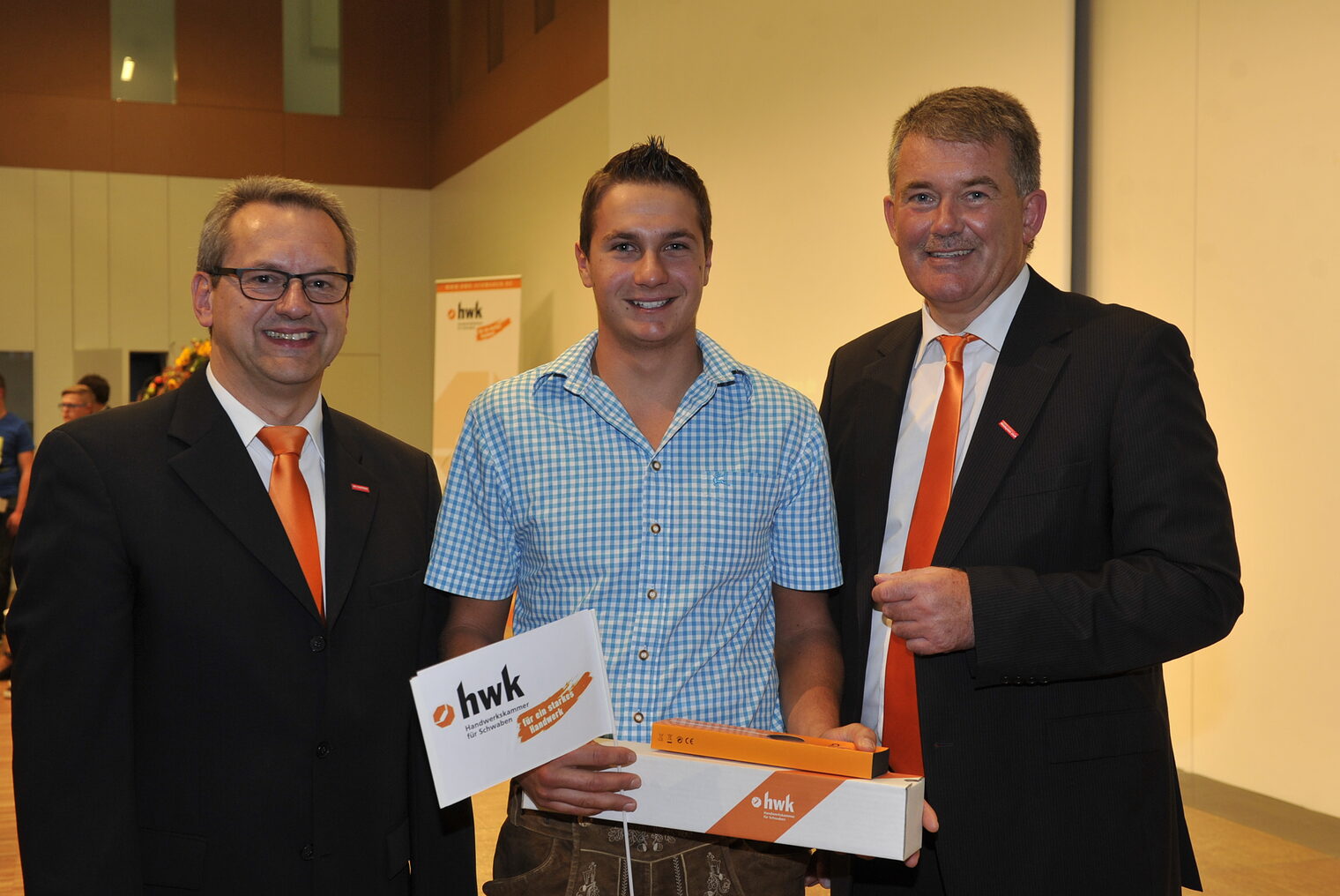 Konrad Rebholz (Vizepräsident der HWK Schwaben),Christoph Menzinger, Ulrich Wagner (Hauptgeschäftsführer der HWK Schwaben) Konrad Rebholz (Vizepräsident der HWK Schwaben),Christoph Menzinger, Ulrich Wagner (Hauptgeschäftsführer der HWK Schwaben)