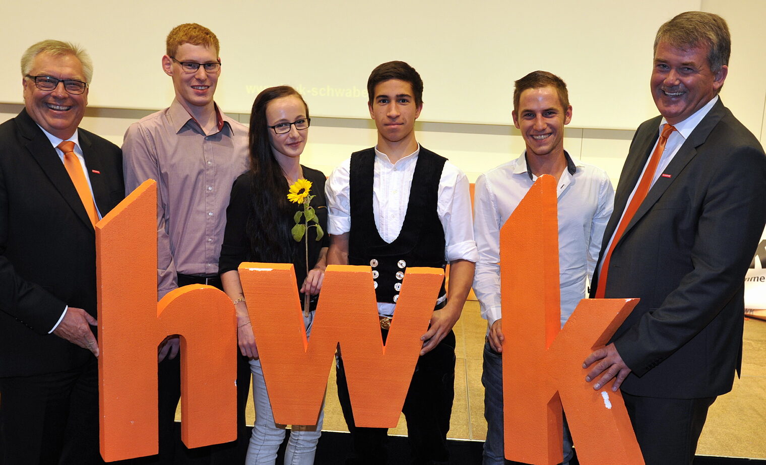 Präsident der HWK Schwaben Hans-Peter Rauch, Mario Niedermüller, Christoph Offinger, Stefanie Scharf, Paul Wolf, Hauptgeschäftsführer der HWK Schwaben Ulrich Wagner Präsident der HWK Schwaben Hans-Peter Rauch, Mario Niedermüller, Christoph Offinger, Stefanie Scharf, Paul Wolf, Hauptgeschäftsführer der HWK Schwaben Ulrich Wagner